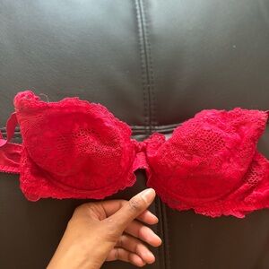 Preloved red bra